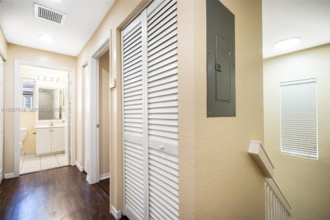 Touwnhouse à louer à North Lauderdale, Floride: 2 chambres, 107.86 m2 № 2178340 - photo 12