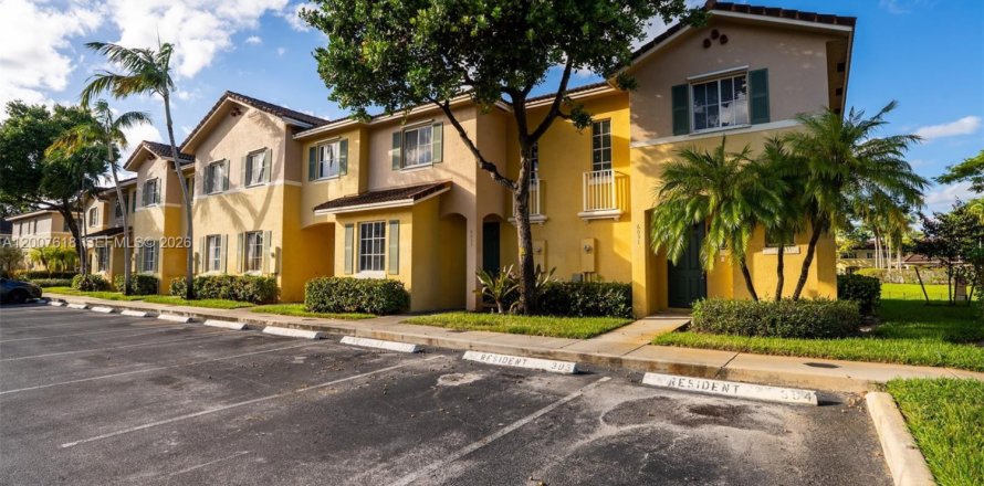 Touwnhouse à North Lauderdale, Floride 2 chambres, 107.86 m2 № 2178340