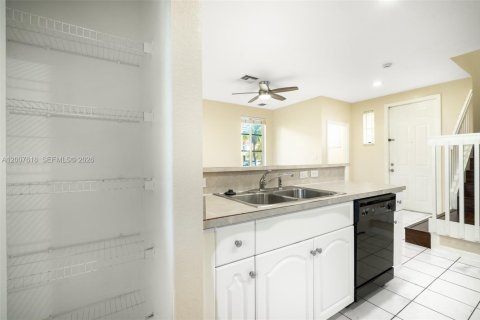 Touwnhouse à louer à North Lauderdale, Floride: 2 chambres, 107.86 m2 № 2178340 - photo 8