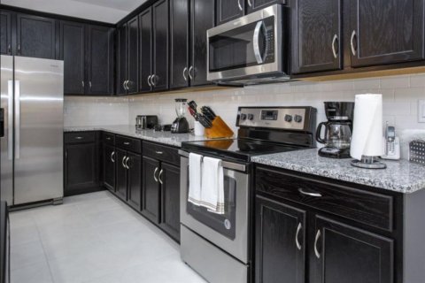 Touwnhouse à vendre à Kissimmee, Floride: 5 chambres, 213.12 m2 № 2123219 - photo 11
