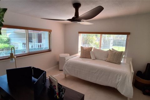 Casa en alquiler en Miami, Florida, 3 dormitorios, 166.67 m2 № 2012400 - foto 10