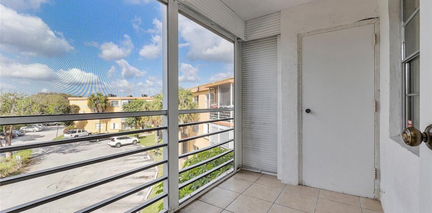 Condo in Deerfield Beach, Florida, 2 bedrooms № 1228630