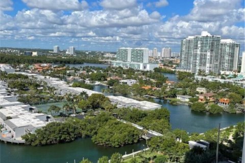 Copropriété à vendre à Sunny Isles Beach, Floride: 2 chambres, 133.31 m2 № 1890288 - photo 1