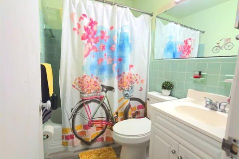 House in Frostproof, Florida 3 bedrooms, 90.77 sq.m. № 1834823 - photo 10