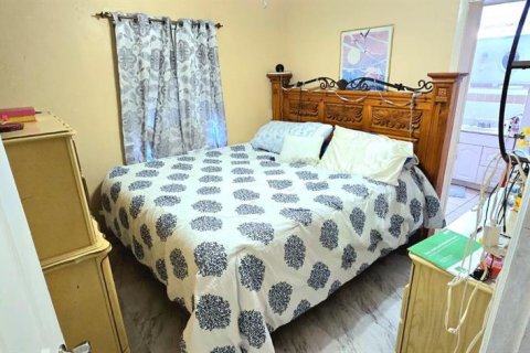 House in Frostproof, Florida 3 bedrooms, 90.77 sq.m. № 1834823 - photo 6