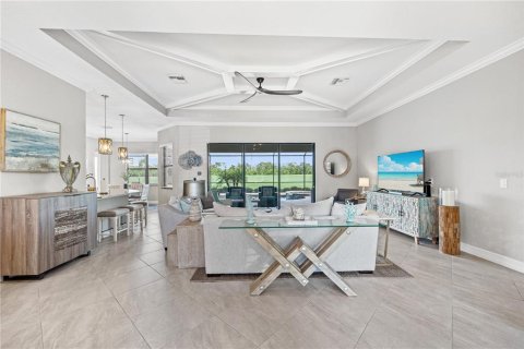 House in LAKEWOOD NATIONAL in Lakewood Ranch, Florida 3 bedrooms, 219.16 sq.m. № 726925 - photo 14