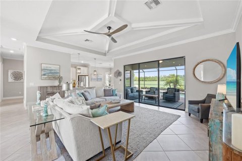 House in LAKEWOOD NATIONAL in Lakewood Ranch, Florida 3 bedrooms, 219.16 sq.m. № 726925 - photo 28