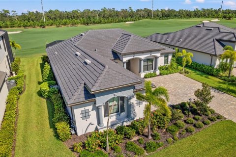 House in LAKEWOOD NATIONAL in Lakewood Ranch, Florida 3 bedrooms, 219.16 sq.m. № 726925 - photo 5