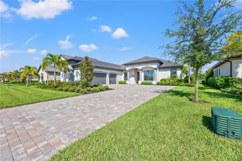 House in LAKEWOOD NATIONAL in Lakewood Ranch, Florida 3 bedrooms, 219.16 sq.m. № 726925 - photo 30