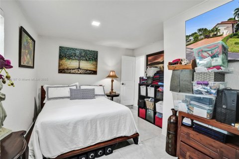 Casa en venta en Miami, Florida, 4 dormitorios, 160.54 m2 № 1945905 - foto 24
