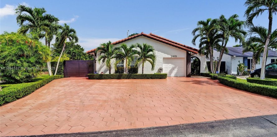 Casa en Miami, Florida 4 dormitorios, 160.54 m2 № 1945905
