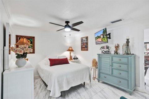Casa en venta en Miami, Florida, 4 dormitorios, 160.54 m2 № 1945905 - foto 14