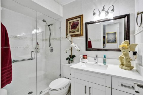 Casa en venta en Miami, Florida, 4 dormitorios, 160.54 m2 № 1945905 - foto 22