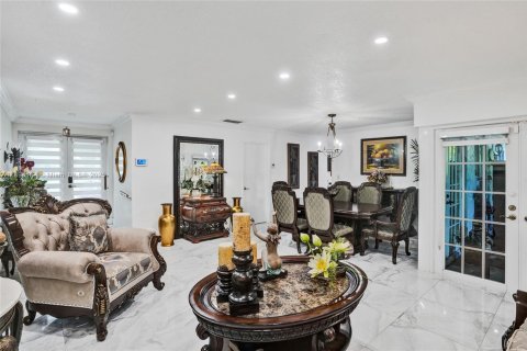 Casa en venta en Miami, Florida, 4 dormitorios, 160.54 m2 № 1945905 - foto 11