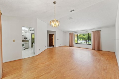 House in Spring Hill, Florida 4 bedrooms, 264.4 sq.m. № 1649872 - photo 10
