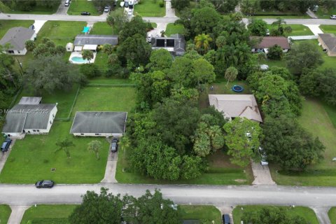 Land in St. Lucie, Florida № 2016106 - photo 4