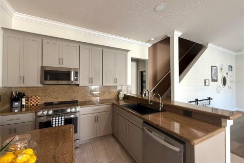 Villa ou maison à louer à Land O' Lakes, Floride: 4 chambres, 281.77 m2 № 2411484 - photo 30