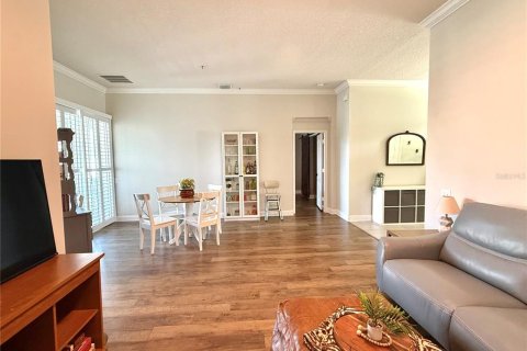 Villa ou maison à louer à Land O' Lakes, Floride: 4 chambres, 281.77 m2 № 2411484 - photo 10