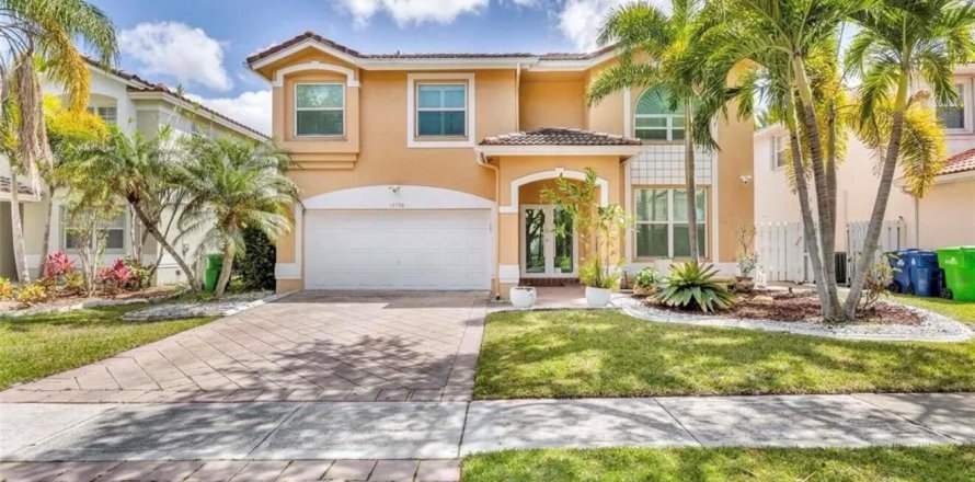 Villa ou maison à Sunrise, Floride 5 chambres, 240.25 m2 № 2418281