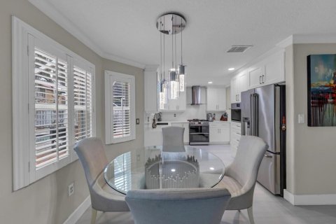 Villa ou maison à vendre à Sunrise, Floride: 5 chambres, 240.25 m2 № 2418281 - photo 8