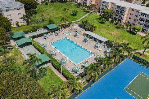 Condominio en venta en Boynton Beach, Florida, 1 dormitorio, 70.42 m2 № 1959952 - foto 16