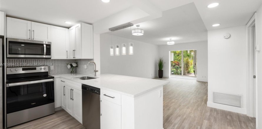 Condominio en Boynton Beach, Florida, 1 dormitorio № 1959952