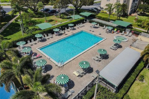 Condominio en venta en Boynton Beach, Florida, 1 dormitorio, 70.42 m2 № 1959952 - foto 19