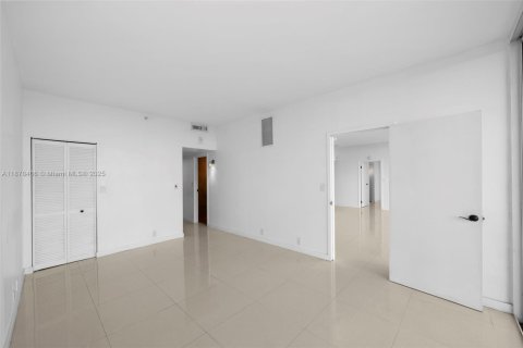 Copropriété à vendre à North Bay Village, Floride: 2 chambres, 95.69 m2 № 1948252 - photo 15