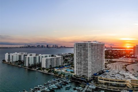 Copropriété à vendre à North Bay Village, Floride: 2 chambres, 95.69 m2 № 1948252 - photo 28