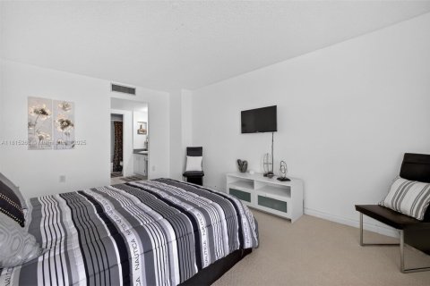 Condominio en venta en Aventura, Florida, 1 dormitorio, 83.24 m2 № 2014283 - foto 26