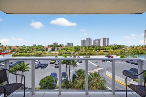 Condominio en venta en Aventura, Florida, 1 dormitorio, 83.24 m2 № 2014283 - foto 4
