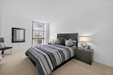 Condominio en venta en Aventura, Florida, 1 dormitorio, 83.24 m2 № 2014283 - foto 24