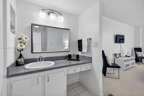 Condominio en venta en Aventura, Florida, 1 dormitorio, 83.24 m2 № 2014283 - foto 28