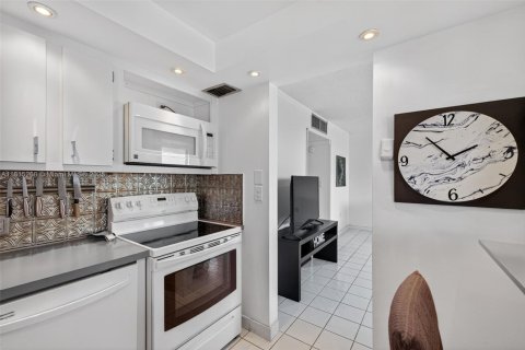 Condominio en venta en Aventura, Florida, 1 dormitorio, 83.24 m2 № 2014283 - foto 15