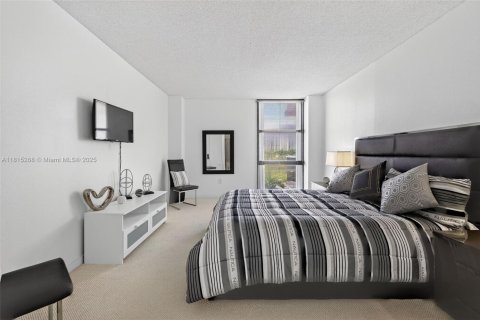 Condominio en venta en Aventura, Florida, 1 dormitorio, 83.24 m2 № 2014283 - foto 23