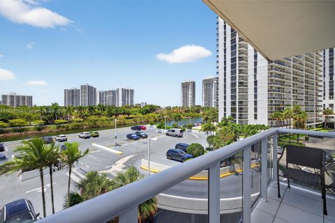 Condominio en venta en Aventura, Florida, 1 dormitorio, 83.24 m2 № 2014283 - foto 18