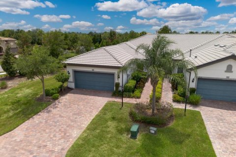 House in Bradenton, Florida 2 bedrooms, 147.16 sq.m. № 2219235 - photo 5