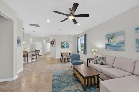 House in Bradenton, Florida 2 bedrooms, 147.16 sq.m. № 2219235 - photo 20