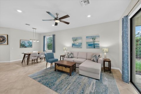 House in Bradenton, Florida 2 bedrooms, 147.16 sq.m. № 2219235 - photo 18