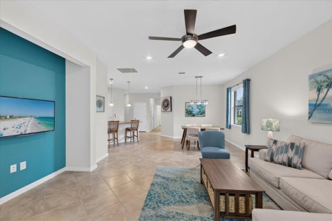 House in Bradenton, Florida 2 bedrooms, 147.16 sq.m. № 2219235 - photo 19