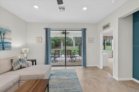 House in Bradenton, Florida 2 bedrooms, 147.16 sq.m. № 2219235 - photo 16
