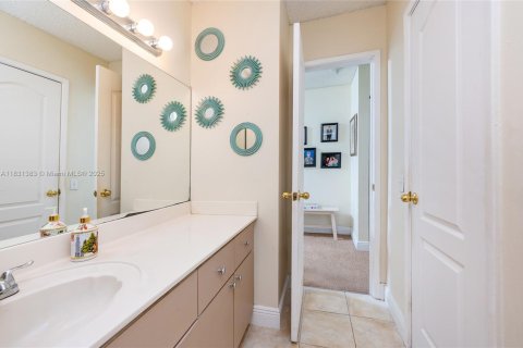 Townhouse in Miami, Florida 3 bedrooms, 145.39 sq.m. № 1807782 - photo 18