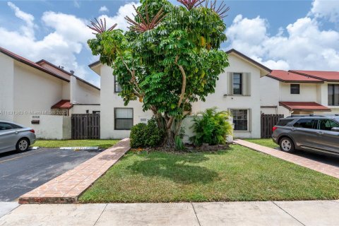 Townhouse in Miami, Florida 3 bedrooms, 145.39 sq.m. № 1807782 - photo 2