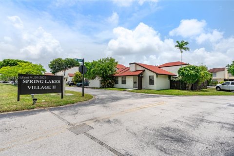 Townhouse in Miami, Florida 3 bedrooms, 145.39 sq.m. № 1807782 - photo 28