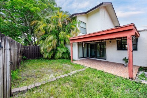 Townhouse in Miami, Florida 3 bedrooms, 145.39 sq.m. № 1807782 - photo 24