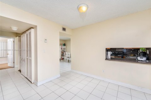 Townhouse in Miami, Florida 3 bedrooms, 145.39 sq.m. № 1807782 - photo 7