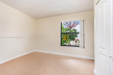 Townhouse in Miami, Florida 3 bedrooms, 145.39 sq.m. № 1807782 - photo 21