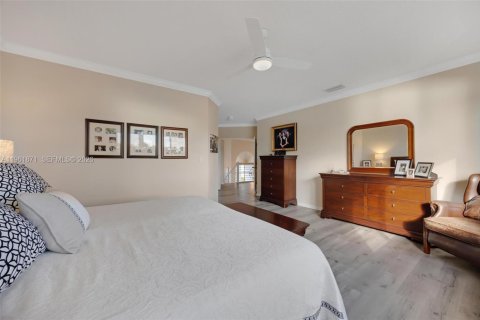 Villa ou maison à vendre à Miami, Floride: 5 chambres, 303.33 m2 № 2024791 - photo 15