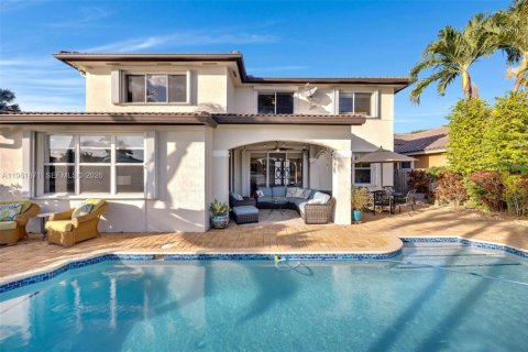 Villa ou maison à vendre à Miami, Floride: 5 chambres, 303.33 m2 № 2024791 - photo 27