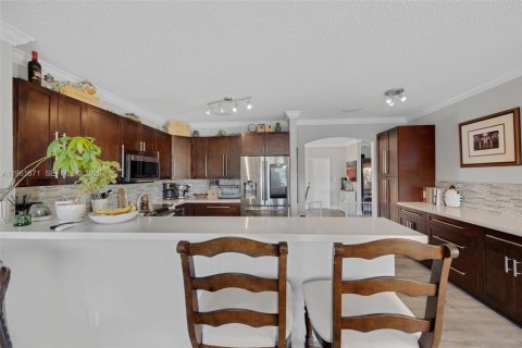 Villa ou maison à vendre à Miami, Floride: 5 chambres, 303.33 m2 № 2024791 - photo 9